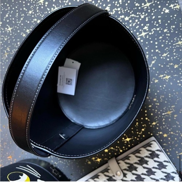 Coach Black Cat Face Shoulder Bag - Picture 6 of 7